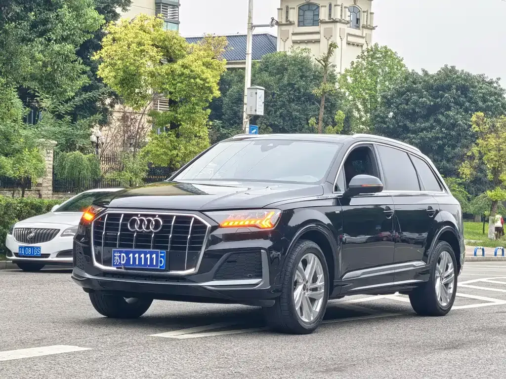 Audi Q7 2022 из CN, фото 1