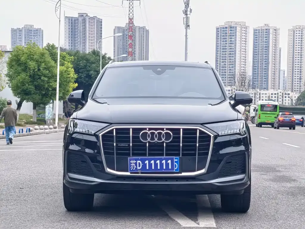Audi Q7 2022 из CN, фото 2