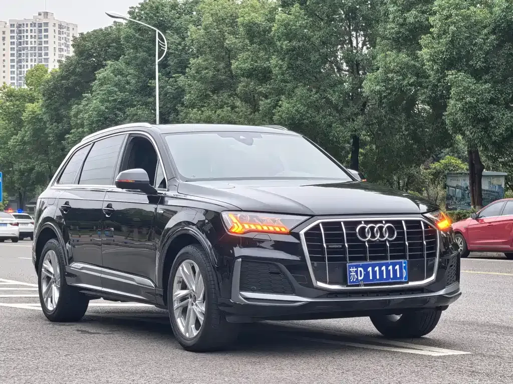 Audi Q7 2022 из CN, фото 3