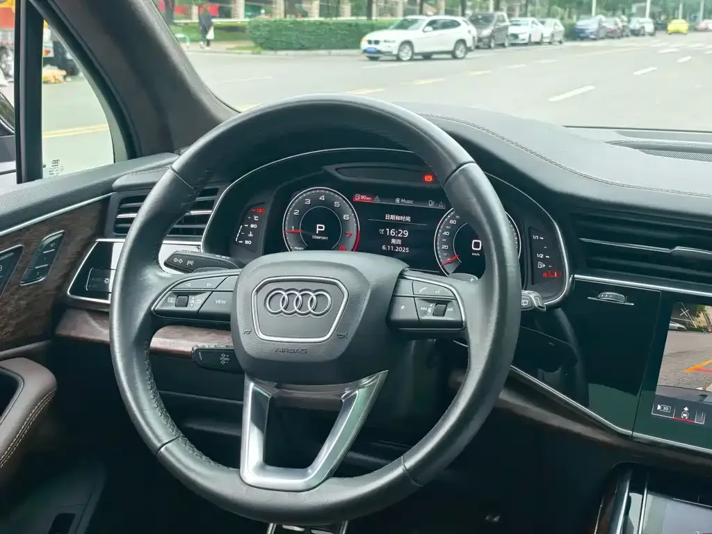 Audi Q7 2022 из CN, фото 9