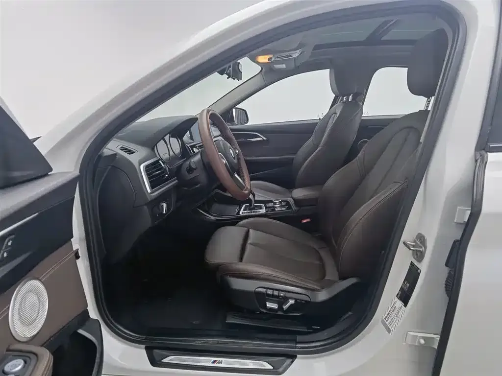 BMW 1 Series 2021 из CN, фото 10