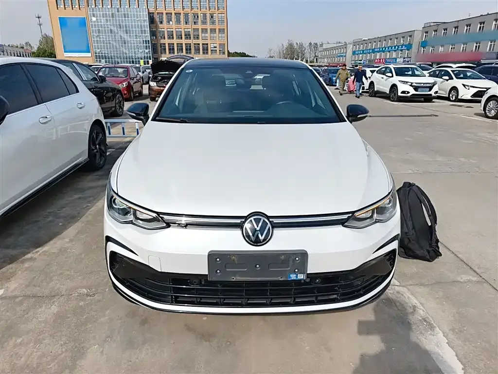 Volkswagen Golf 2022 из CN, фото 3