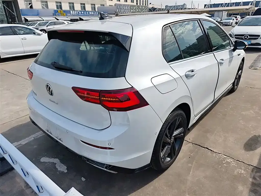 Volkswagen Golf 2022 из CN, фото 7