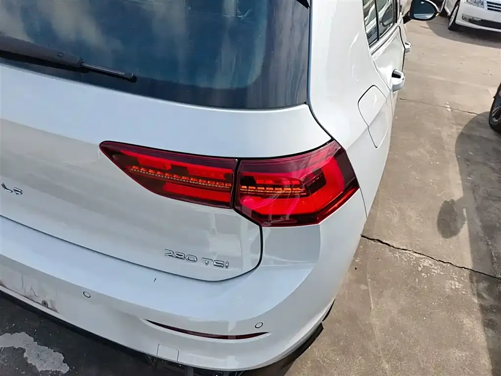 Volkswagen Golf 2022 из CN, фото 8