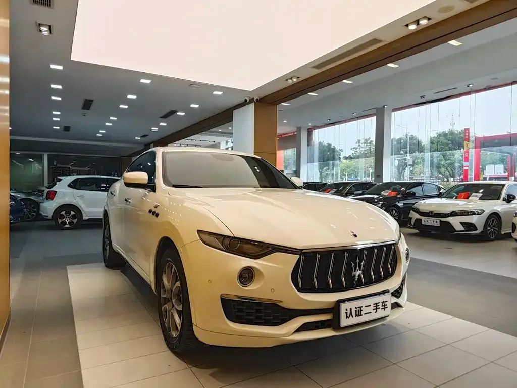 Maserati Levante — фото 6