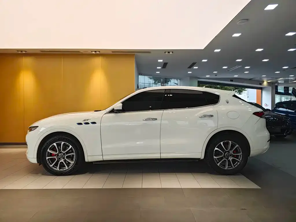 Maserati Levante — фото 8