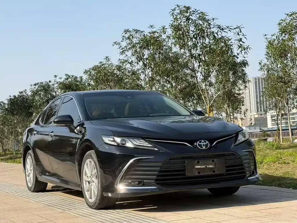 Toyota Camry — фото 3