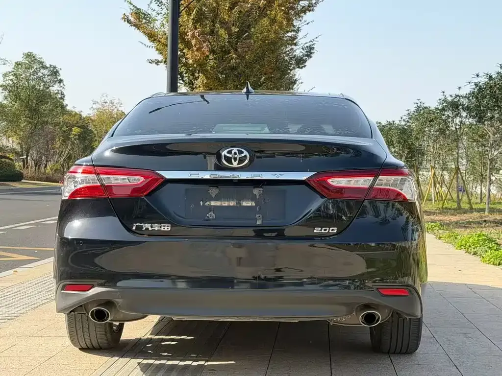 Toyota Camry — фото 8
