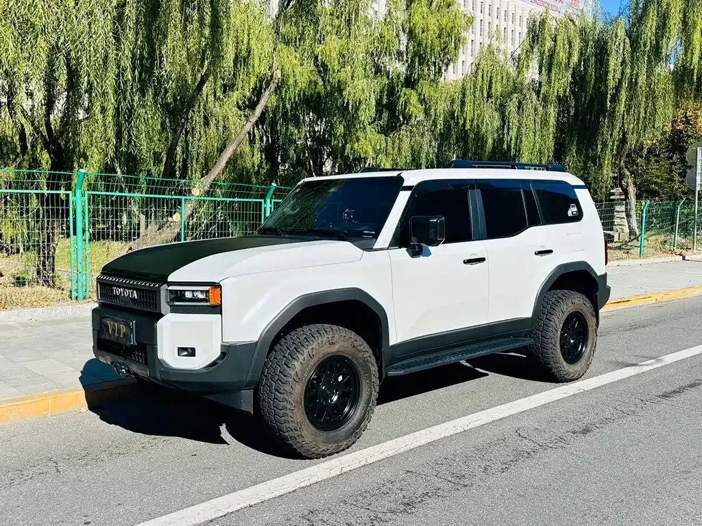 Toyota Prado 2024 из CN, фото 1