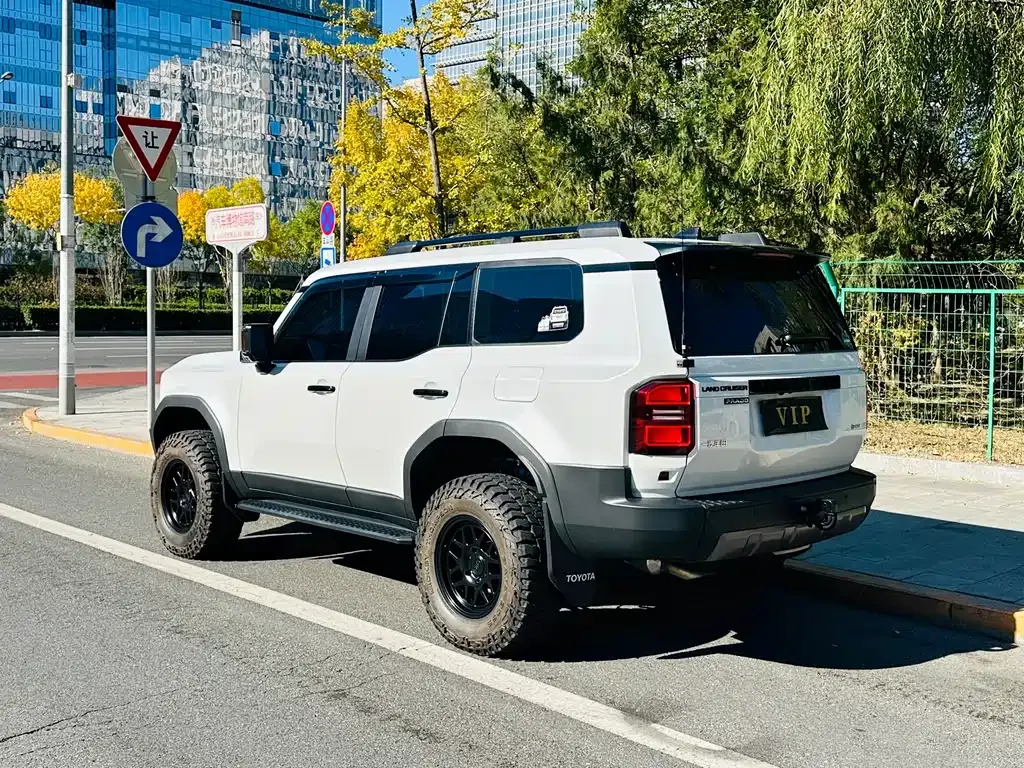 Toyota Prado 2024 из CN, фото 6