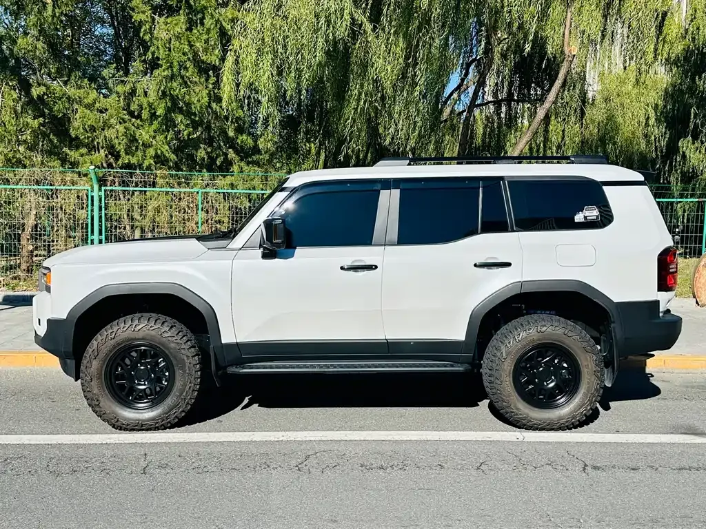 Toyota Prado 2024 из CN, фото 7
