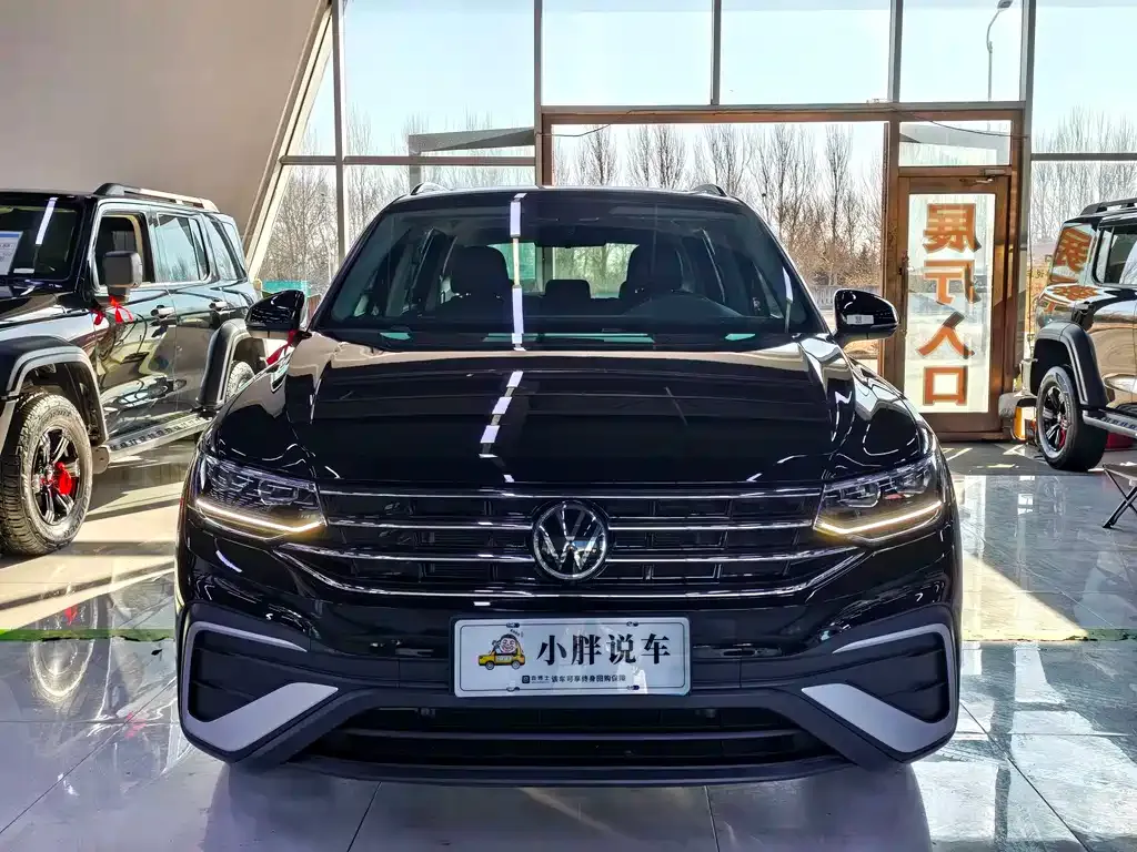 Volkswagen Tiguan L — фото 2