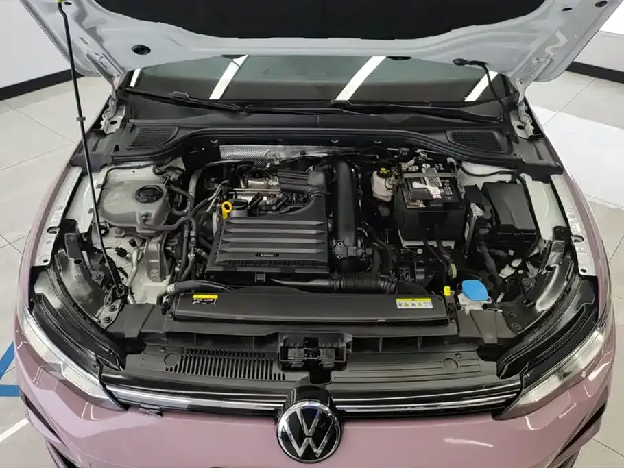 Volkswagen Golf 2024 из CN, фото 10