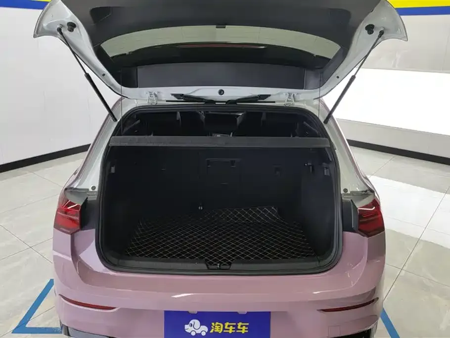 Volkswagen Golf 2024 из CN, фото 4