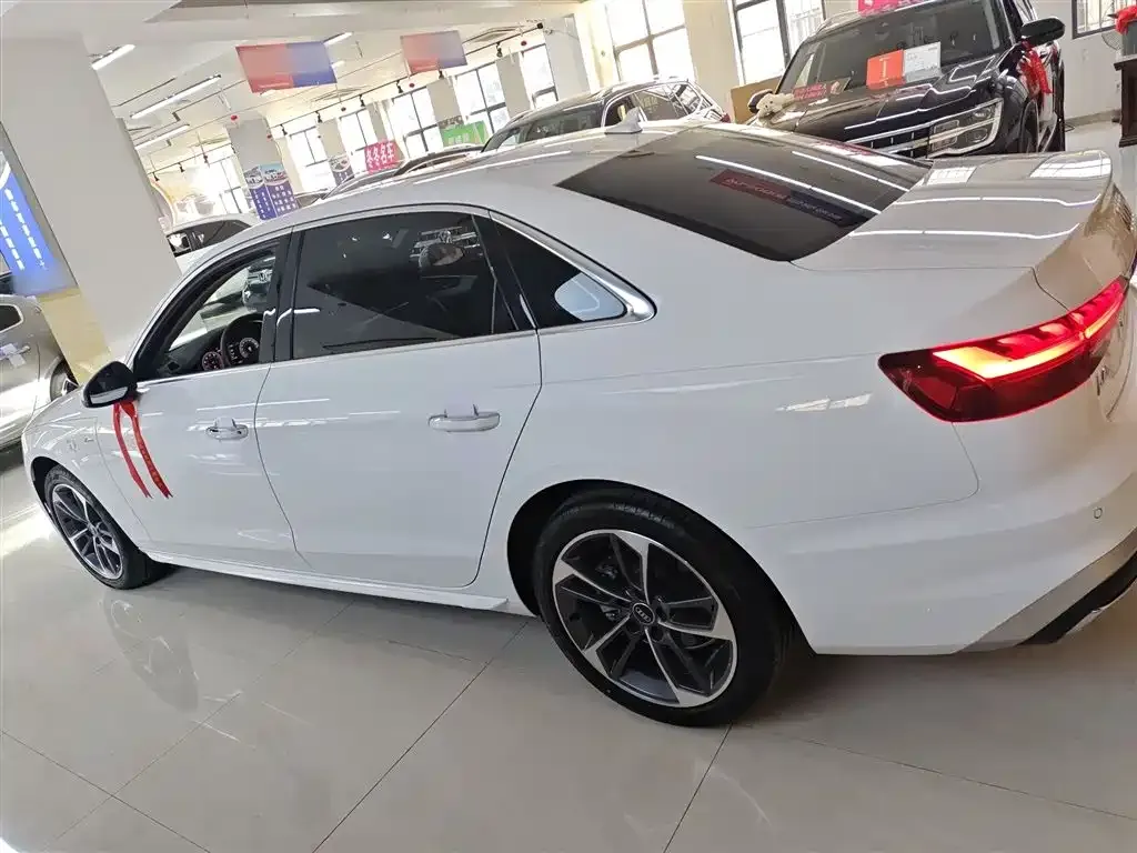 Audi A4L 2024 из CN, фото 5
