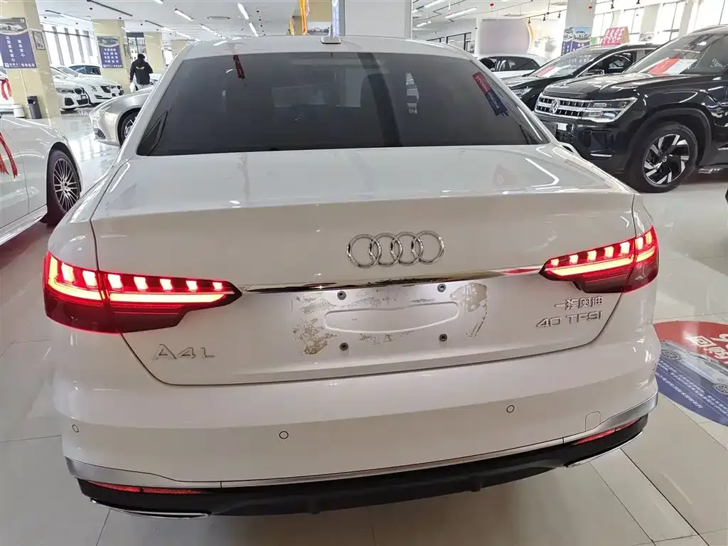 Audi A4L 2024 из CN, фото 6