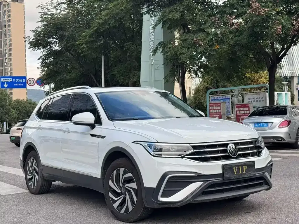 Volkswagen Tiguan L 2023 из CN, фото 3