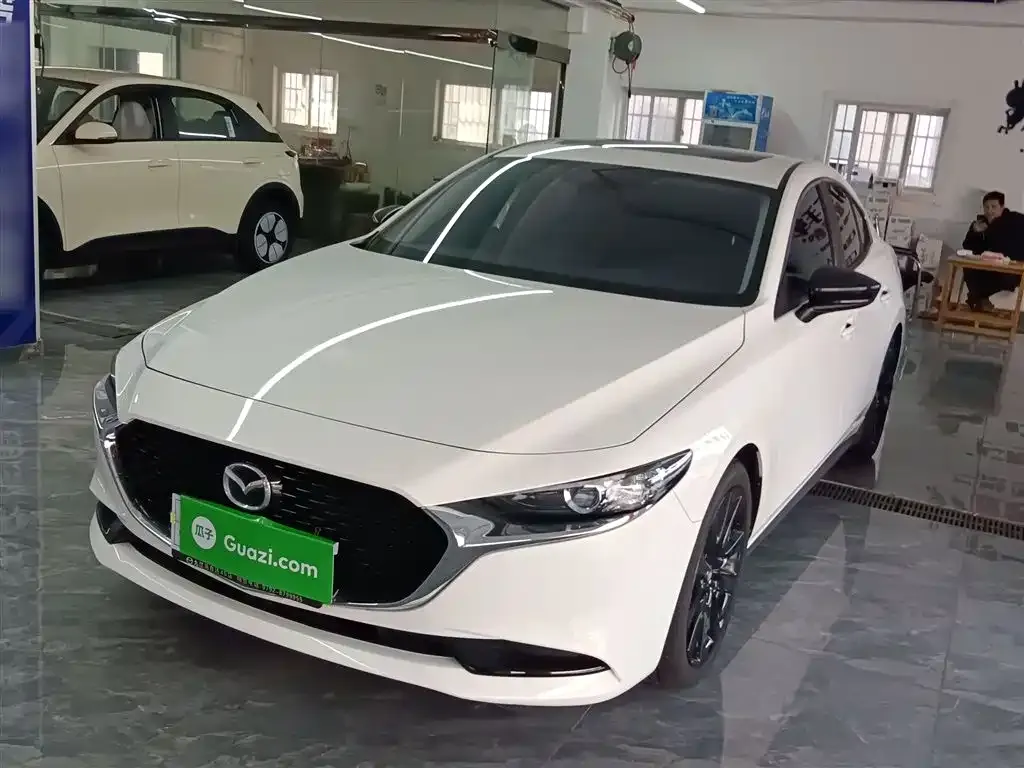 Mazda 3 Axela 2023 из CN, фото 2