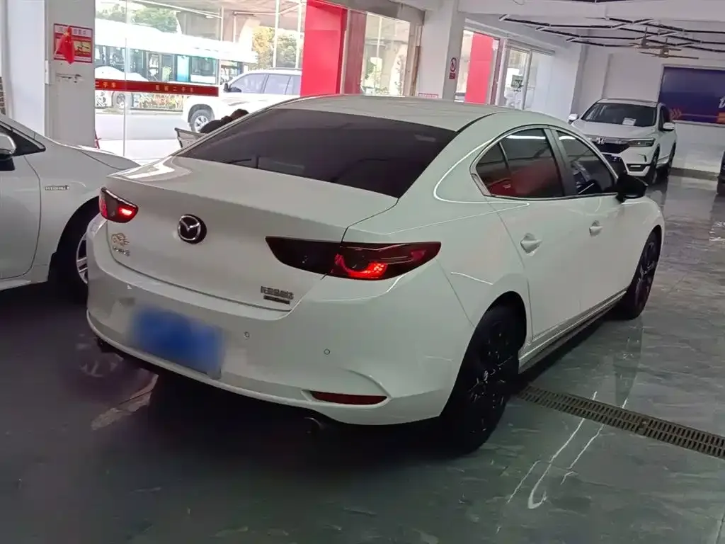 Mazda 3 Axela 2023 из CN, фото 7