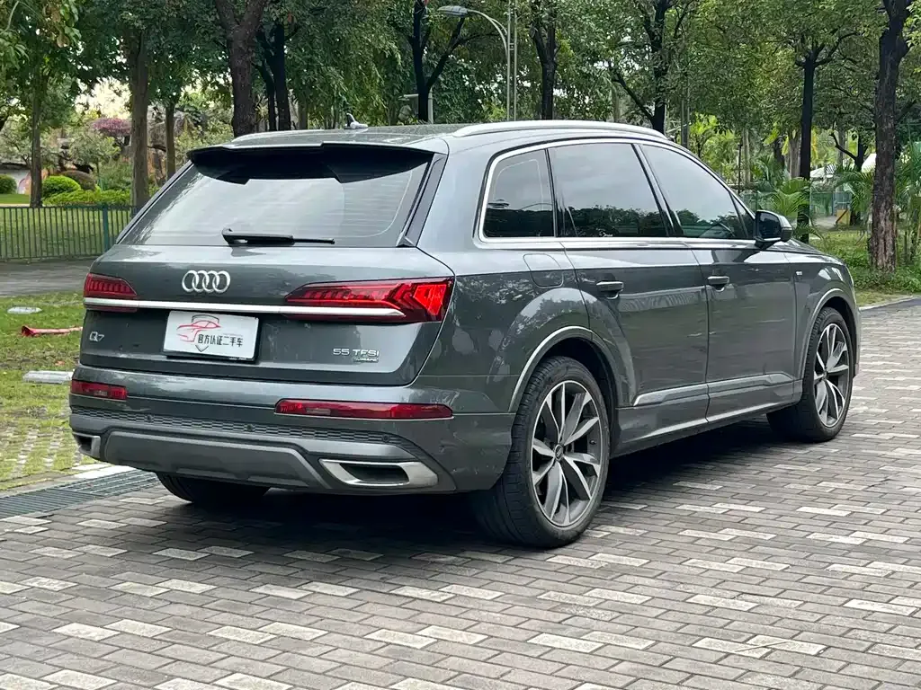 Audi Q7 — фото 4
