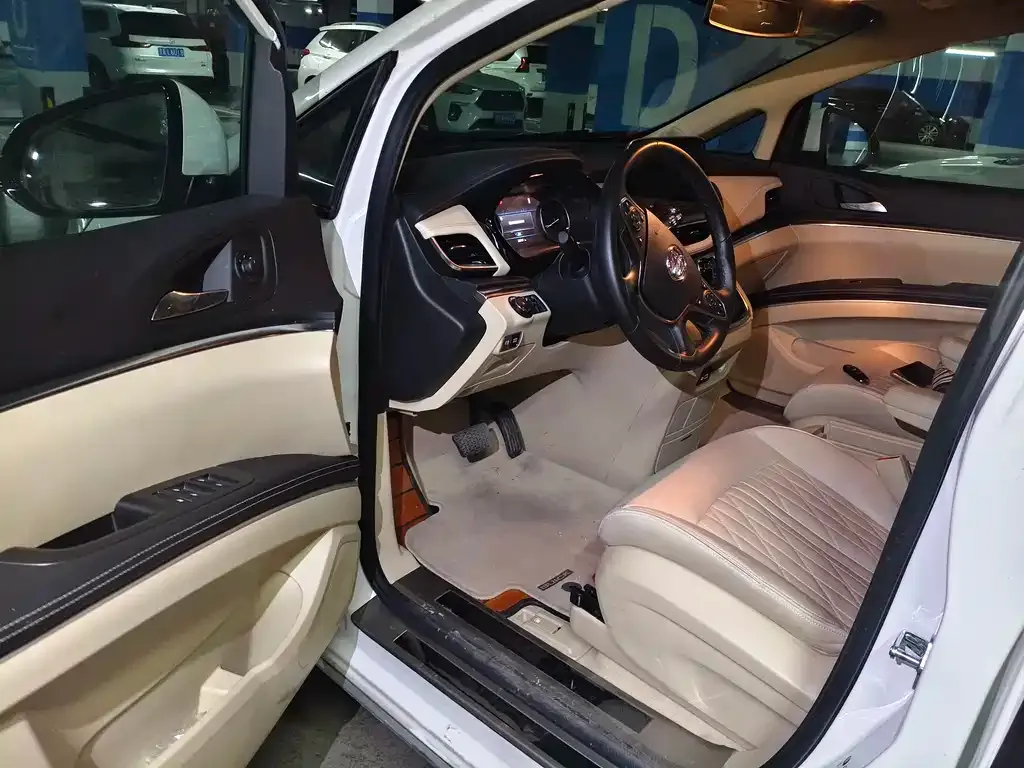 Buick GL8 2024 из CN, фото 4