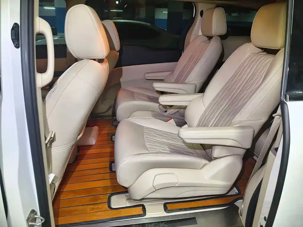Buick GL8 2024 из CN, фото 6