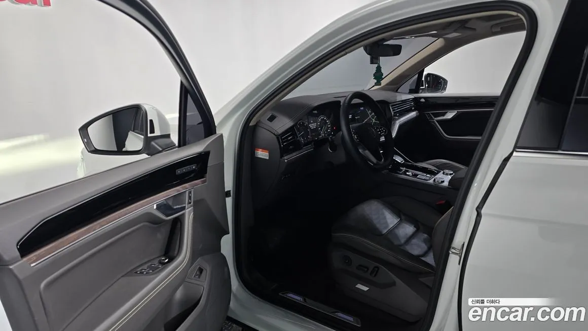 Volkswagen Touareg 2023 из KR, фото 10