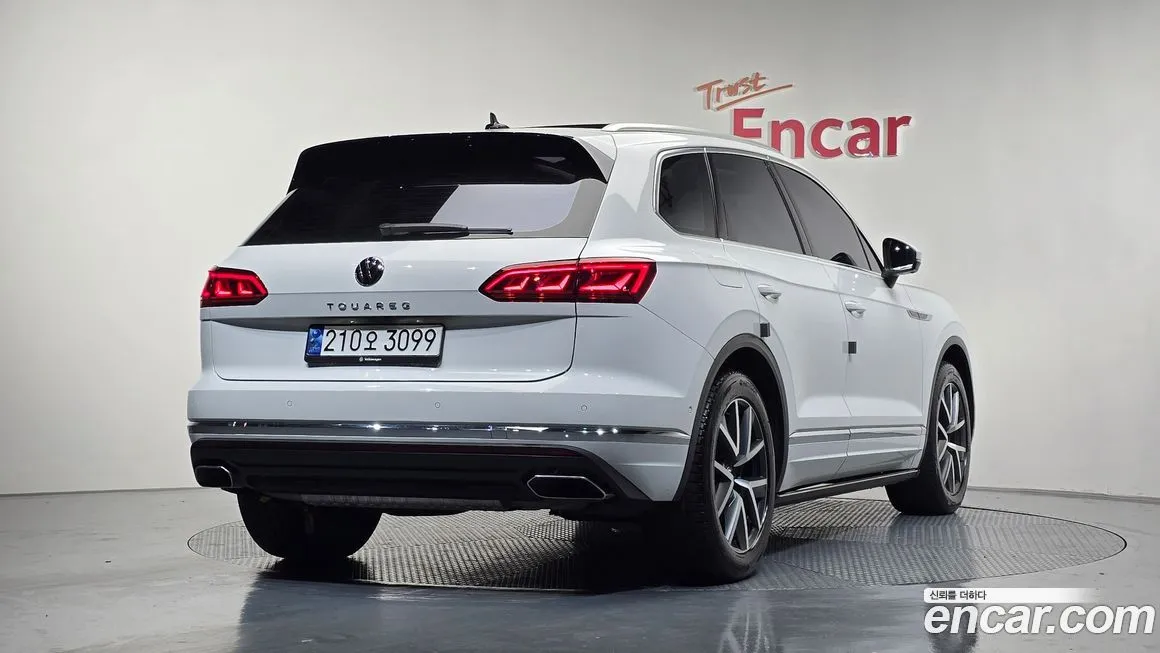 Volkswagen Touareg 2023 из KR, фото 2