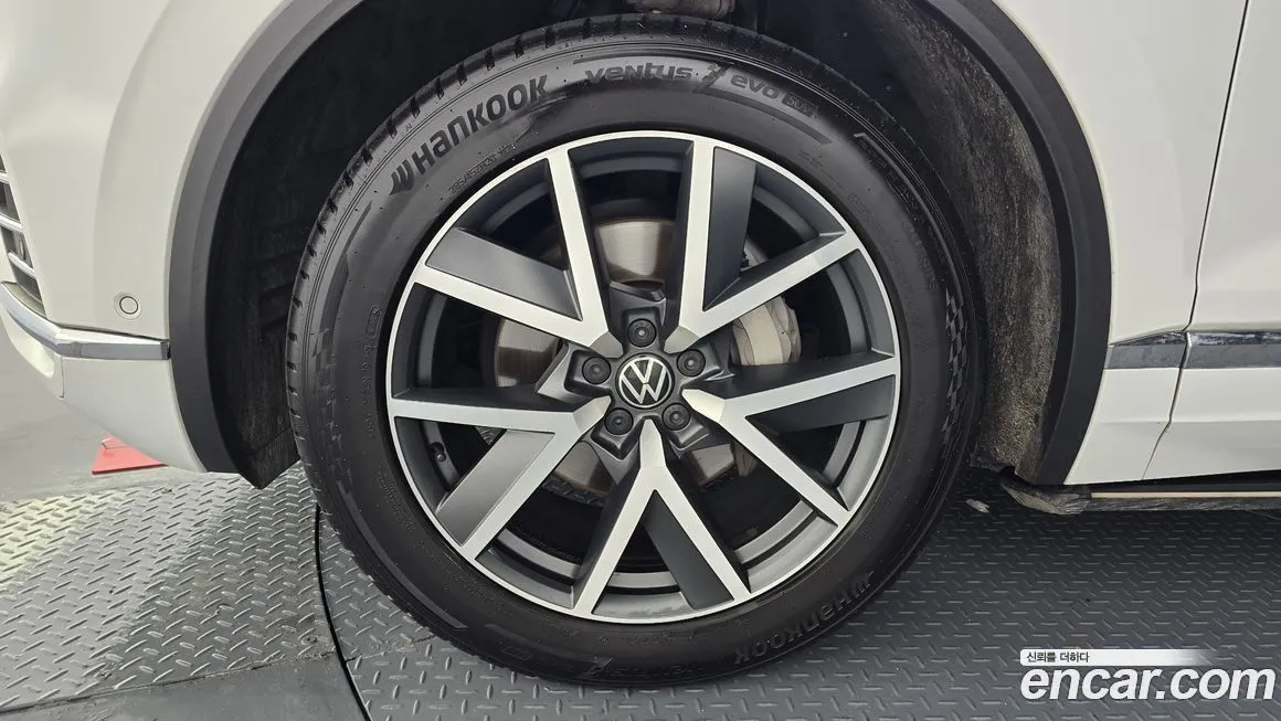 Volkswagen Touareg 2023 из KR, фото 5