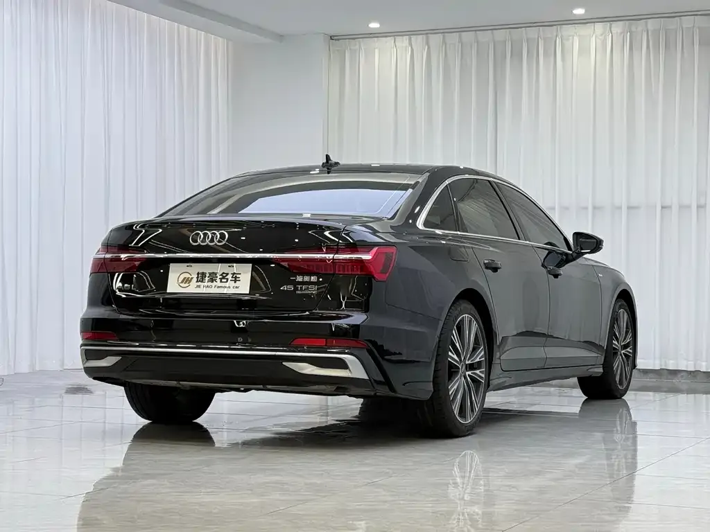 Audi A6L — фото 8