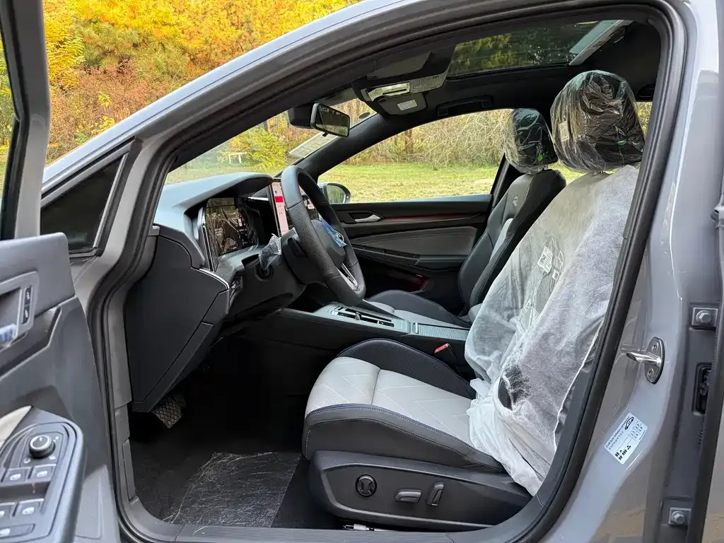 Volkswagen Golf 2025 из CN, фото 7