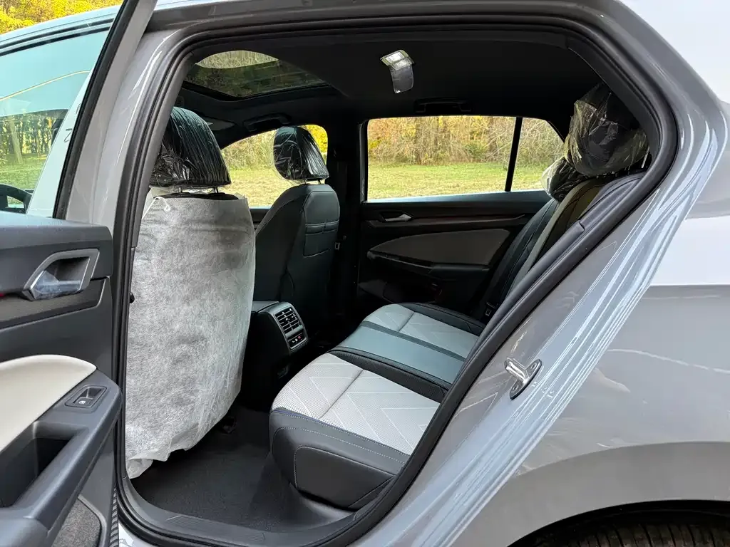 Volkswagen Golf 2025 из CN, фото 8