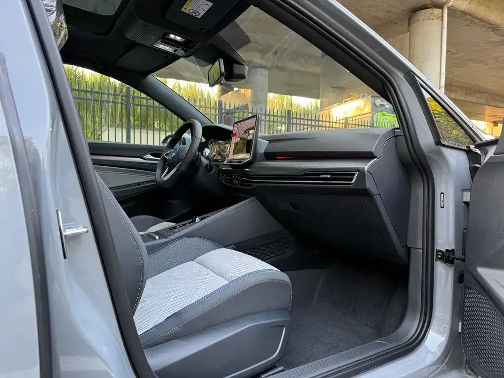 Volkswagen Golf 2025 из CN, фото 9