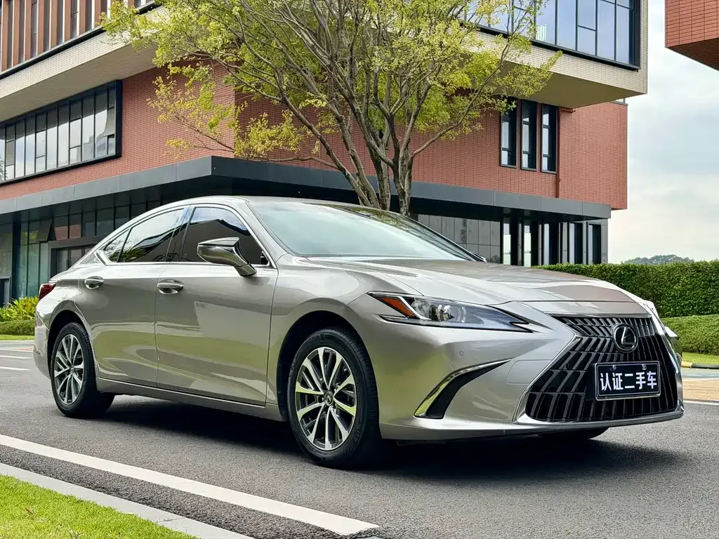 Lexus ES — фото 3