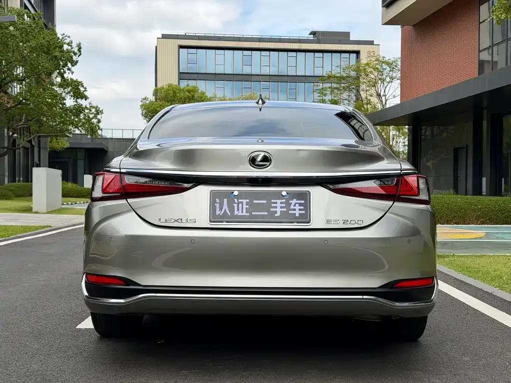 Lexus ES — фото 7