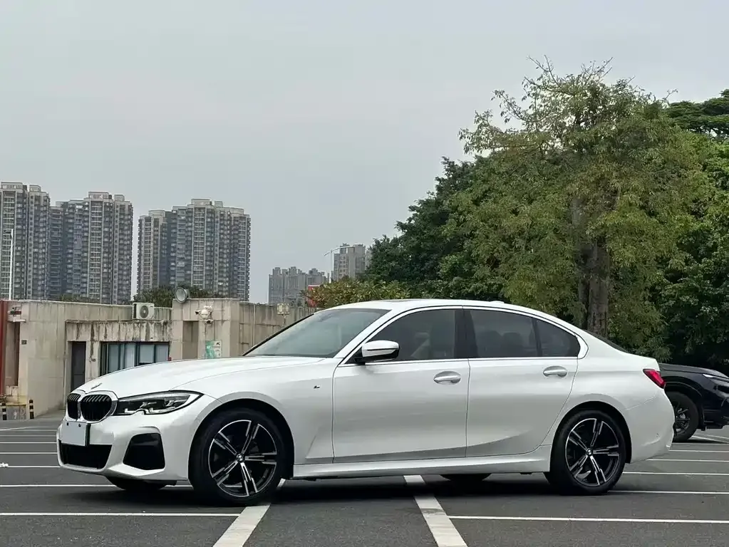 BMW 3 Series — фото 1