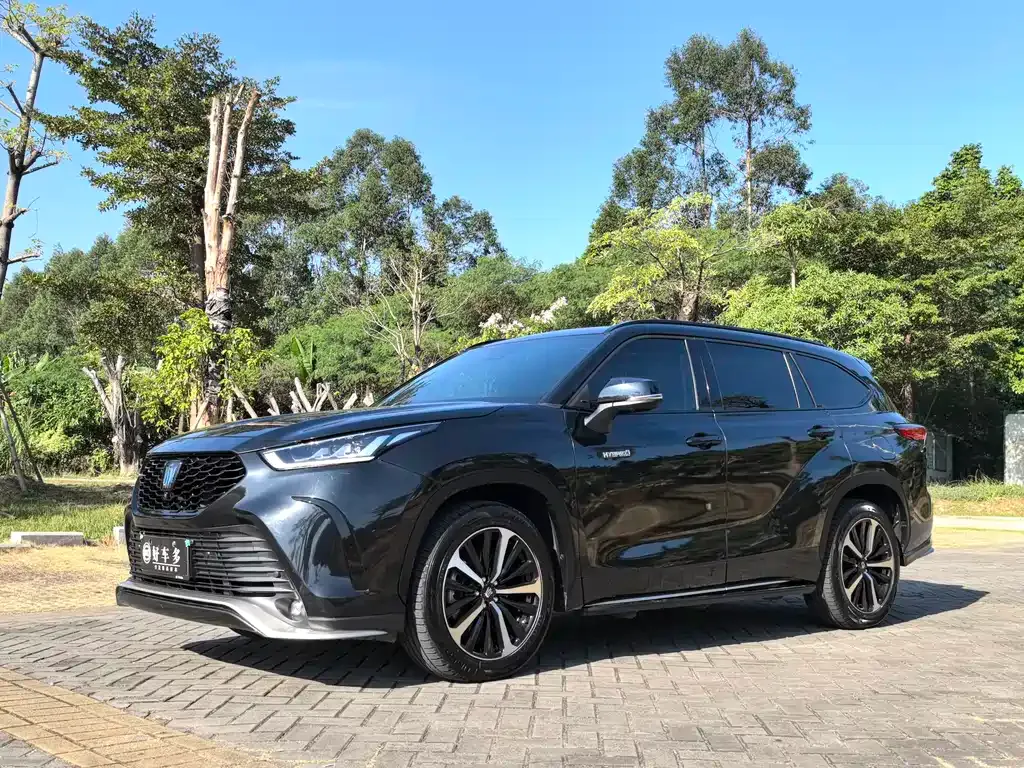 Toyota Crown Kluger 2022 из CN, фото 1
