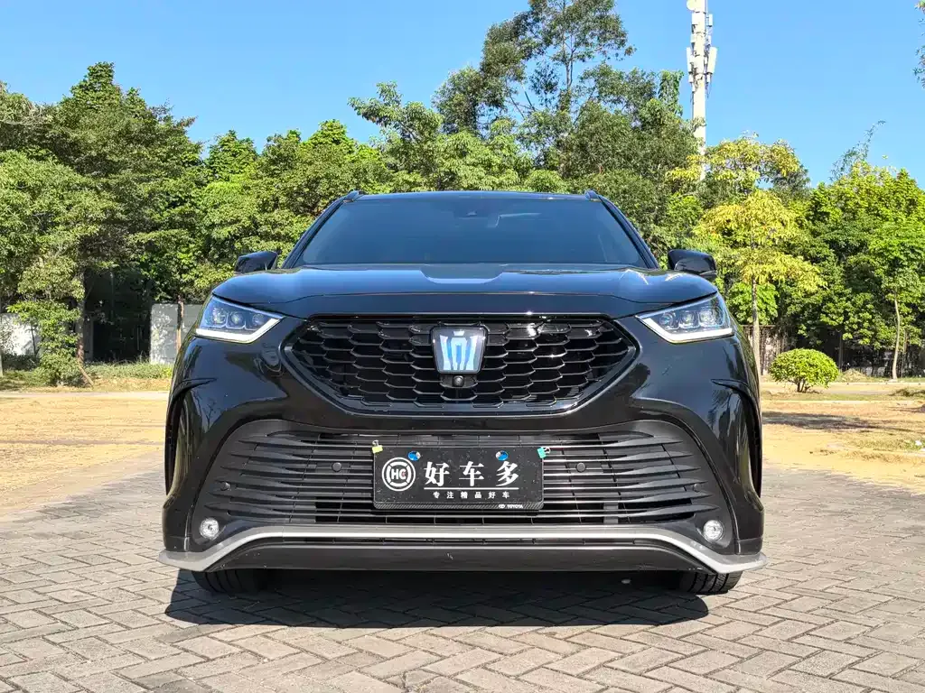 Toyota Crown Kluger 2022 из CN, фото 2