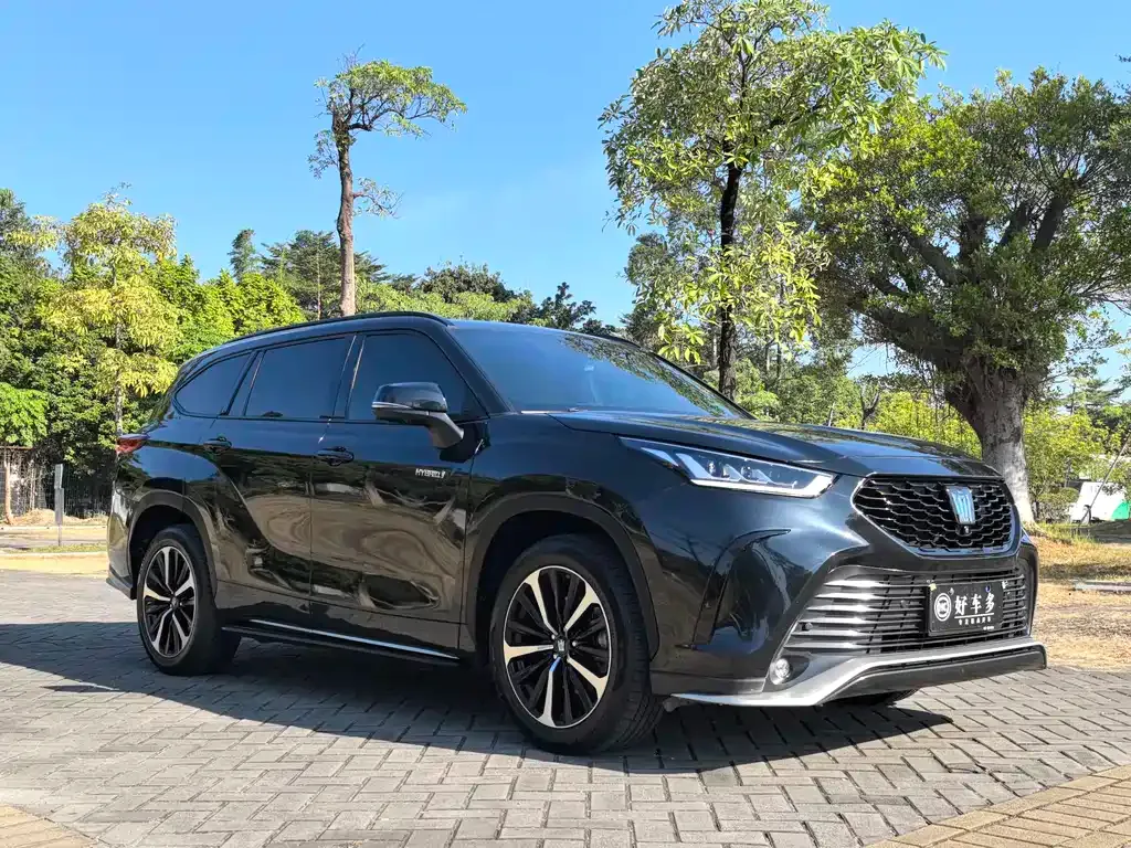 Toyota Crown Kluger 2022 из CN, фото 3