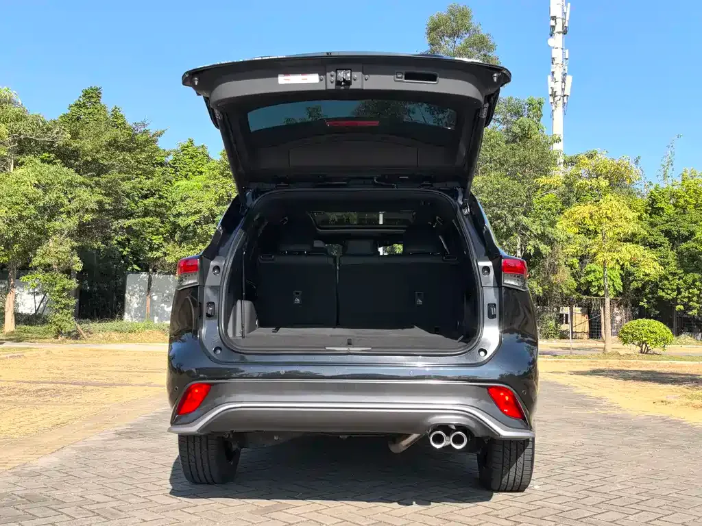 Toyota Crown Kluger 2022 из CN, фото 8