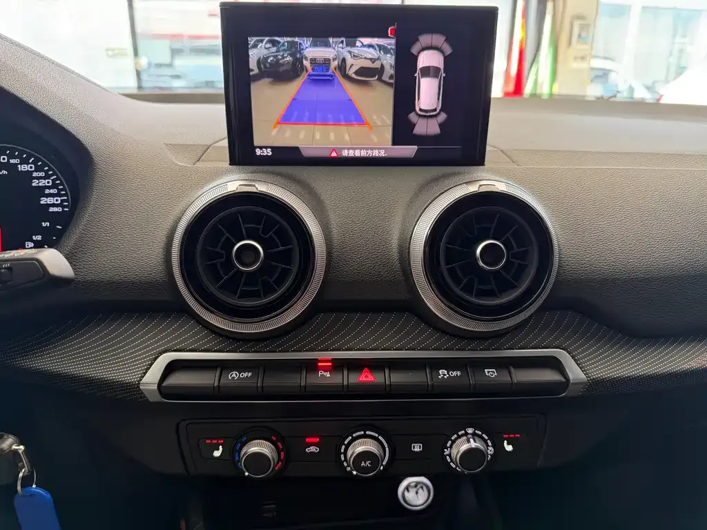 Audi Q2L 2022 из CN, фото 9