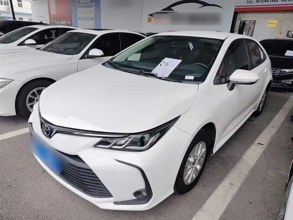 Toyota Corolla 2024 из CN, фото 1
