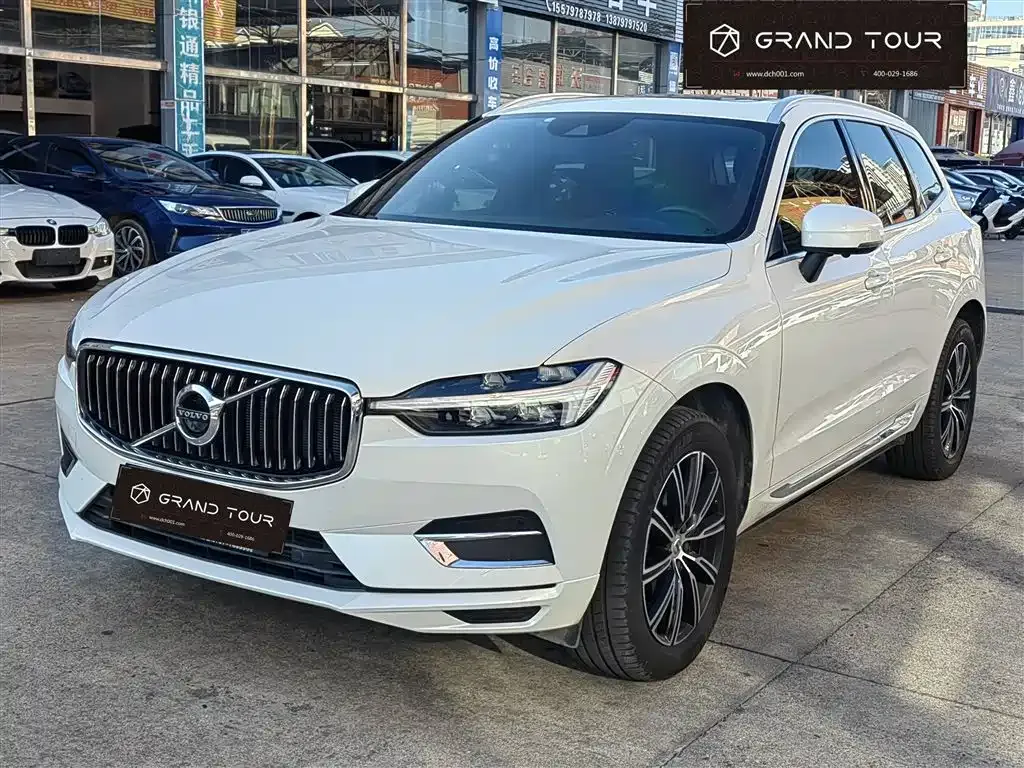Volvo XC60 — фото 1