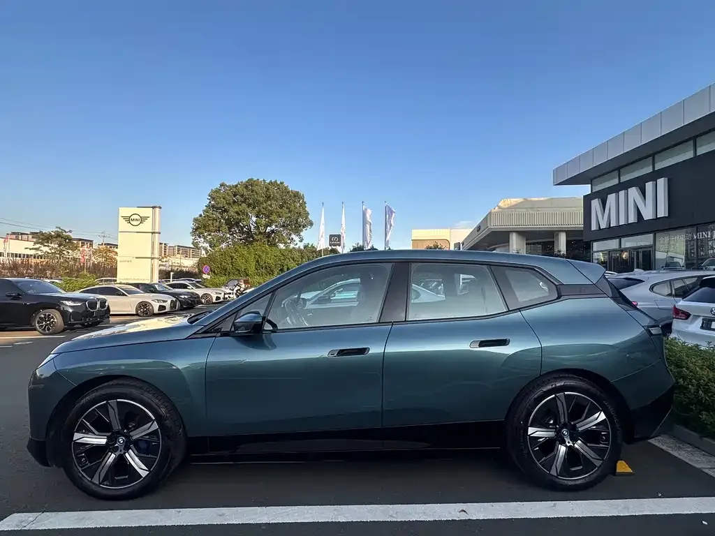 BMW iX 2023 из CN, фото 10