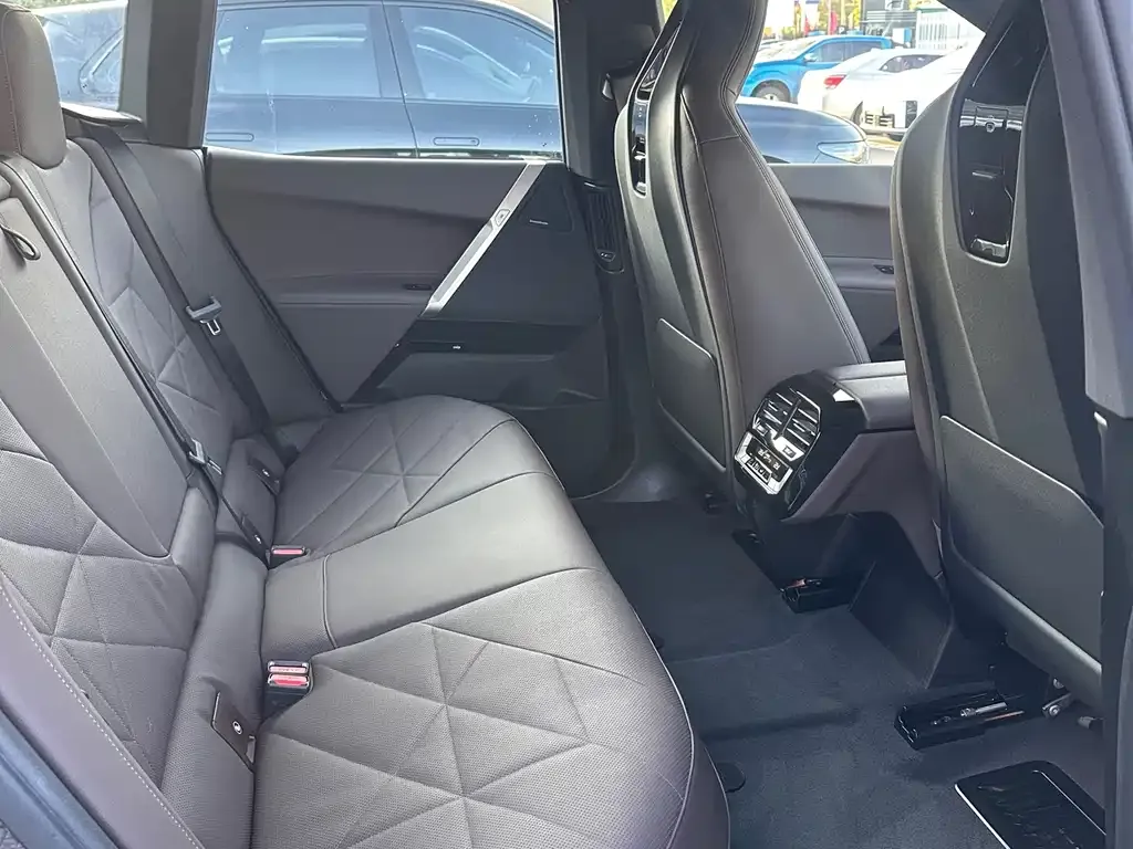 BMW iX 2023 из CN, фото 9