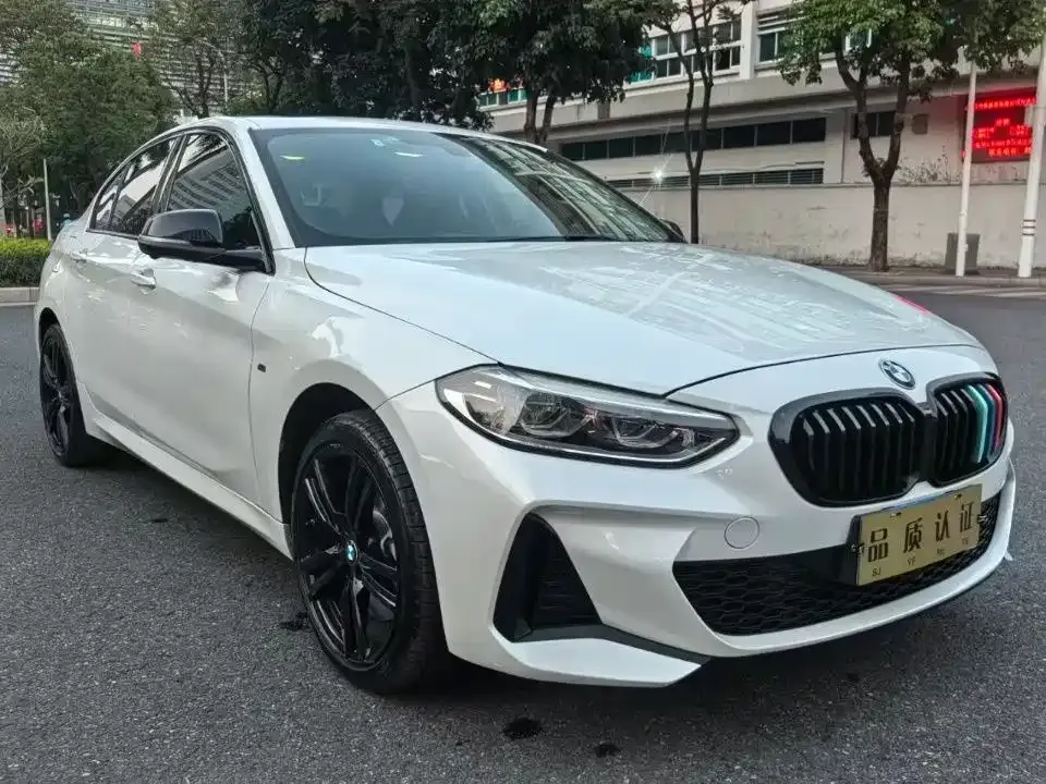 BMW 1 Series 2021 из CN, фото 2