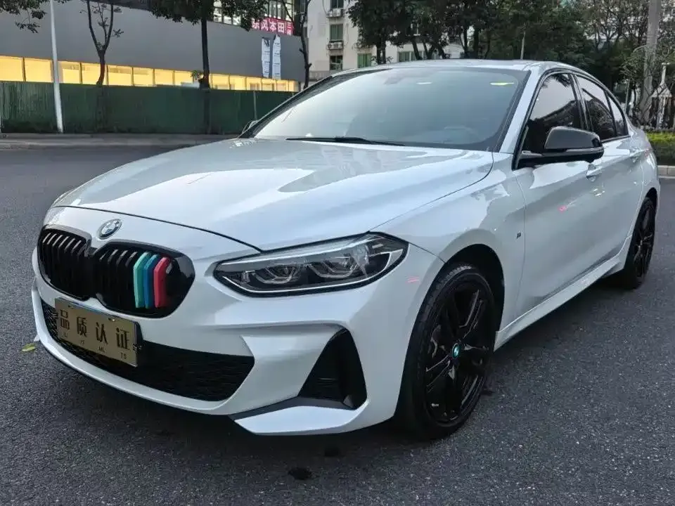 BMW 1 Series 2021 из CN, фото 3
