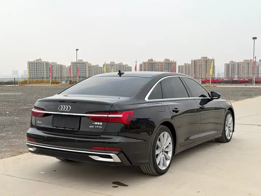 Audi A6L 2023 из CN, фото 4