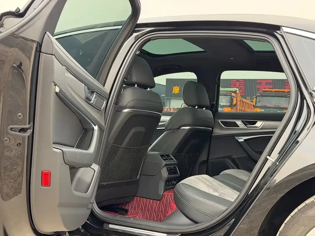 Audi A6L 2023 из CN, фото 9