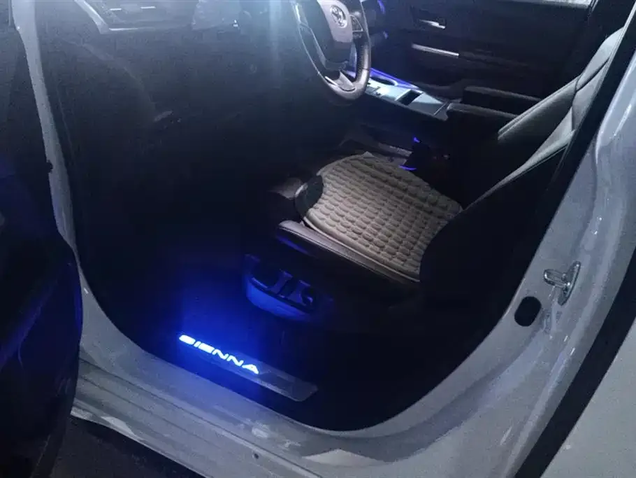 Toyota Sienna 2023 из CN, фото 9